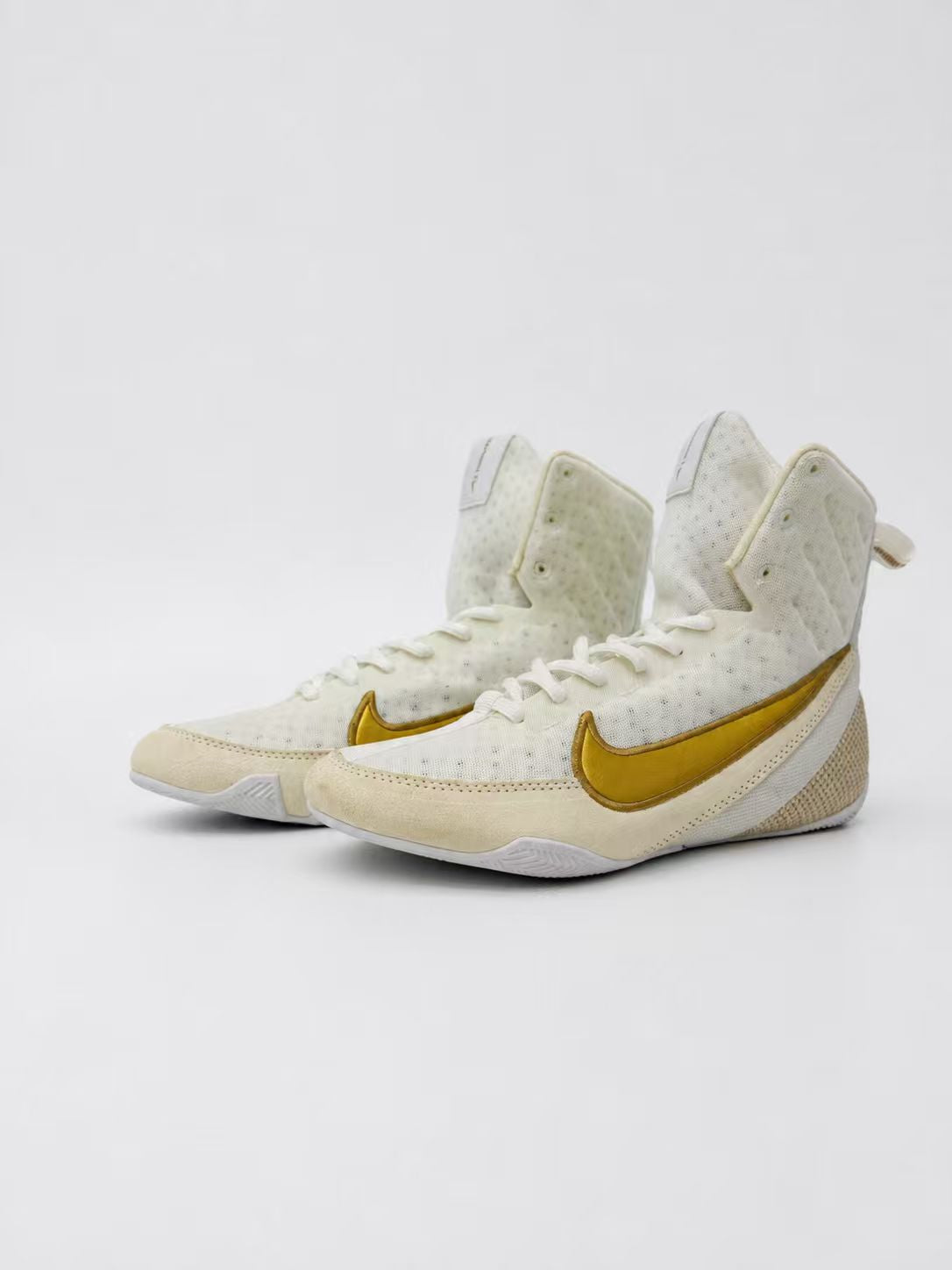 NIKE MACHOMAI 3 BOXING BOOTS - WHITE/GOLD